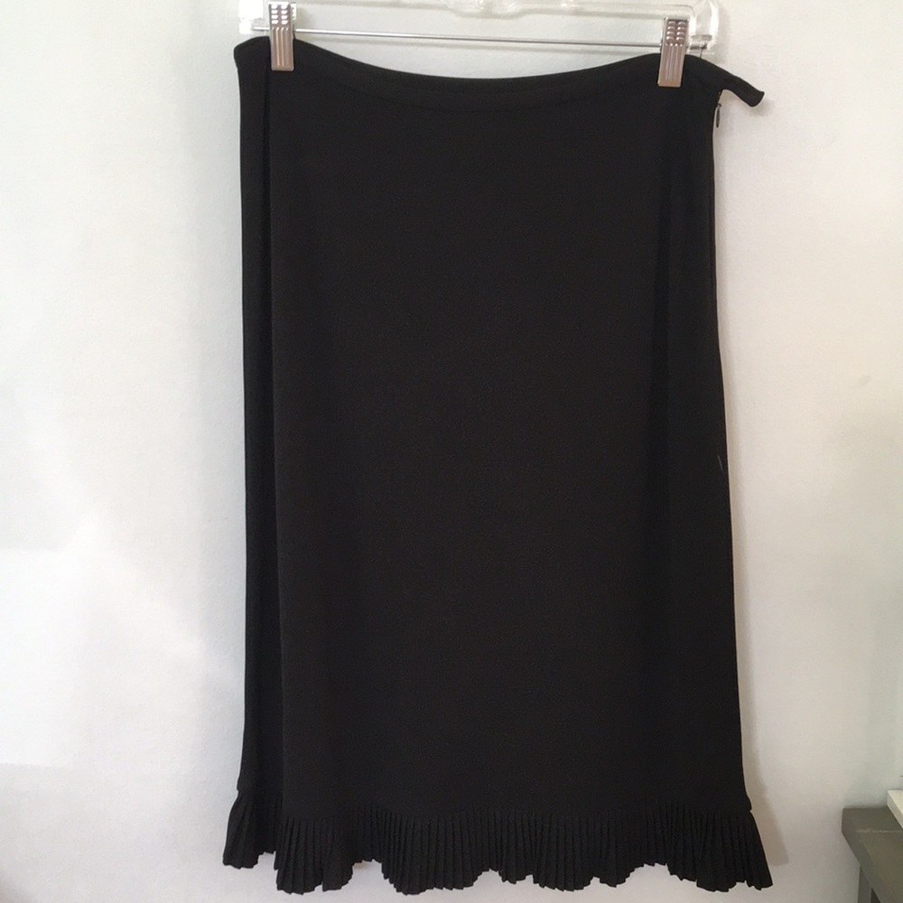 DKNY casual black skirt size Medium